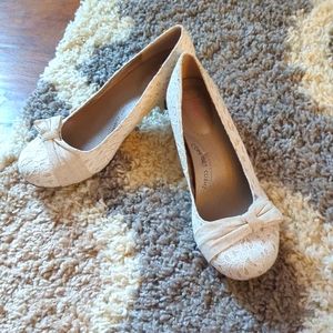 Jellypop kitten heel lace shoes